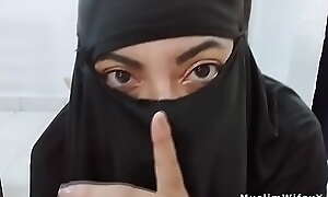 MILF Muslim Arab Step Mom Amateur Rides Anal Dildo And Squirts Fro Black Niqab Hijab On Webcam